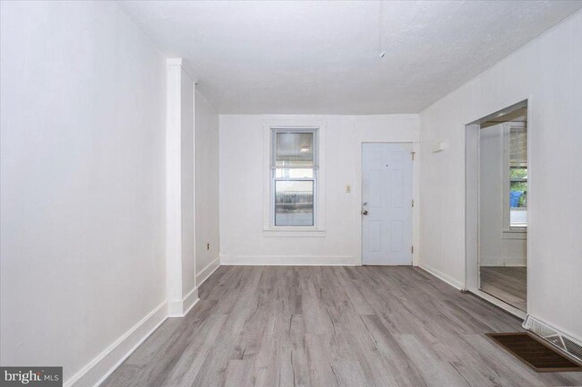 Foto del edificio - 1404 Pleasant Valley Rd