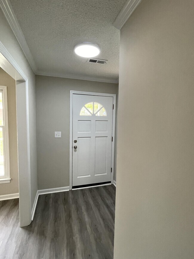 Foto del edificio - 120 Springfield Ln