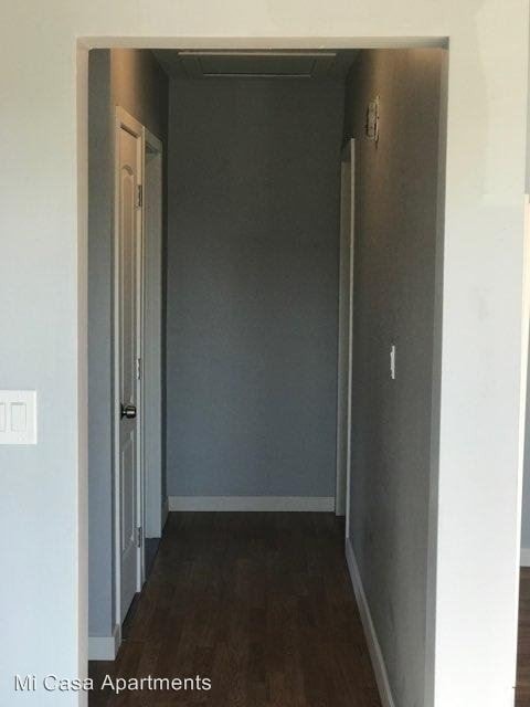 Building Photo - 10707 Western Ave