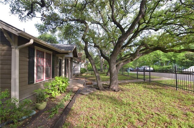 Foto del edificio - 500 E Mary St