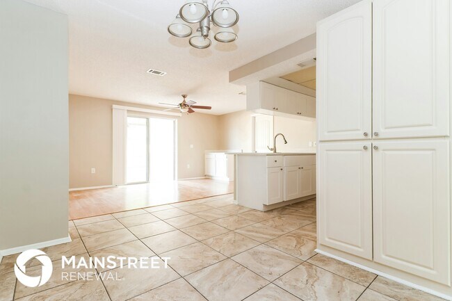 Foto del edificio - 8120 Blue Finch Way