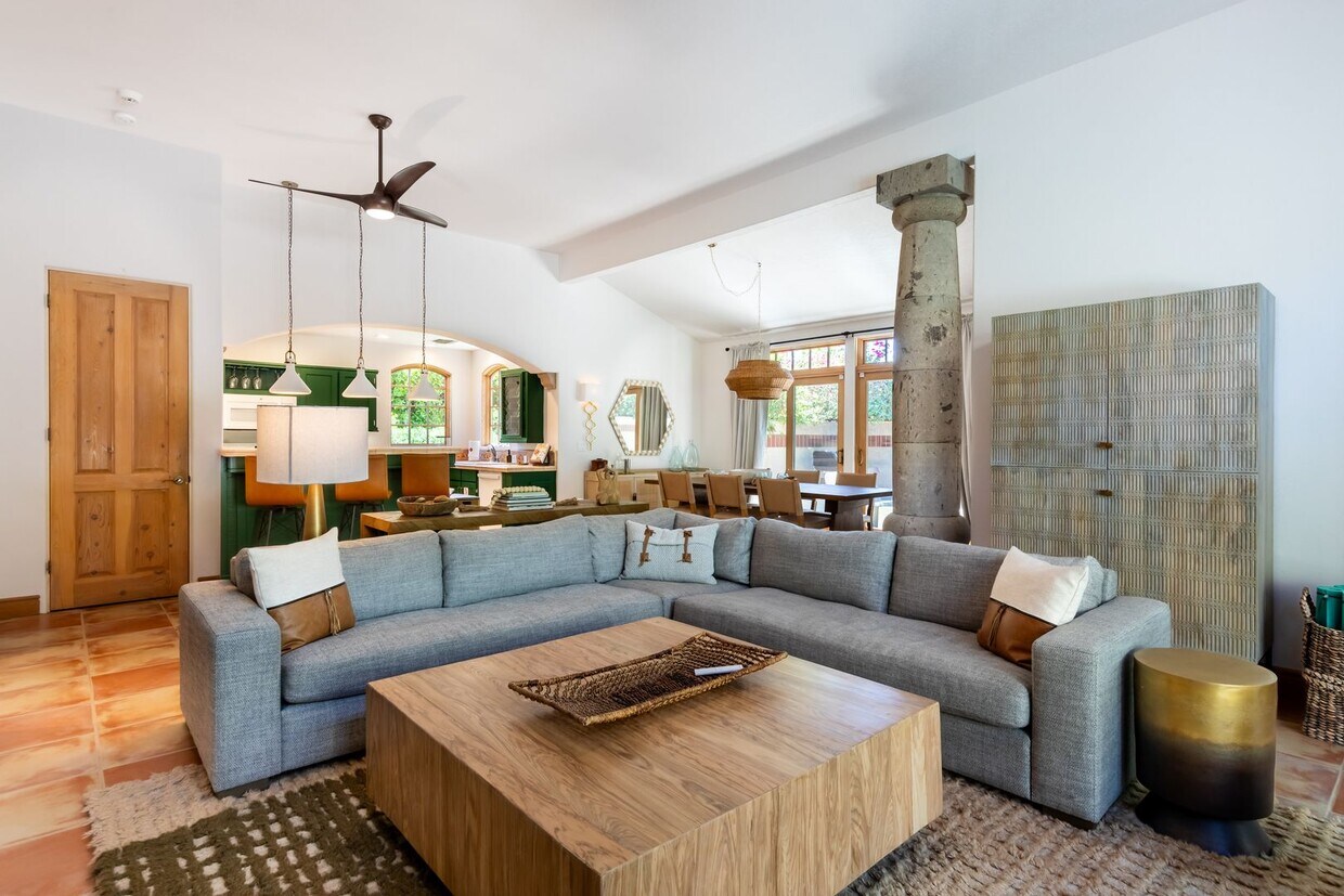 Primary Photo - Luxury Oasis in Palm Springs Retreat