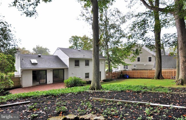 Building Photo - 6402 Orchid Dr