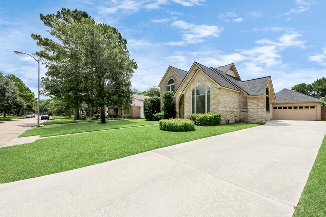 Building Photo - 10503 Great Plains Ln