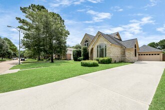 Building Photo - 10503 Great Plains Ln