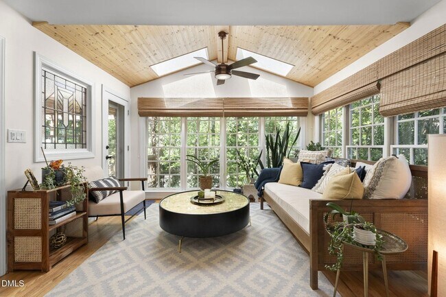 Foto del edificio - 1011 New Chester Ct
