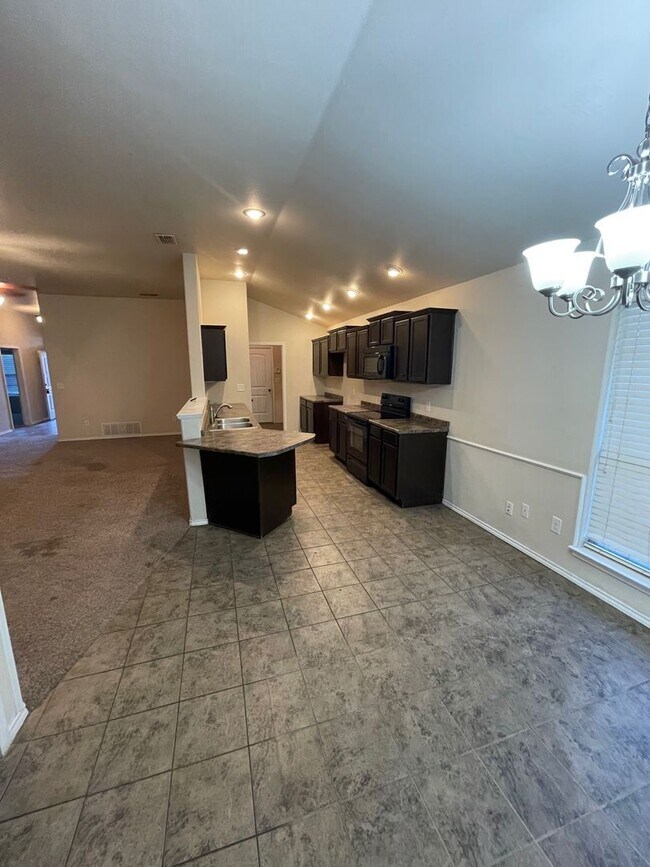 Building Photo - 4 Bedroom in FISD available now