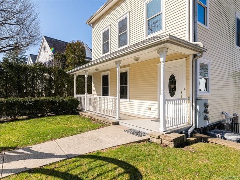 206 Milbank Ave Unit 2, Greenwich, CT 06830 Apartments in Greenwich