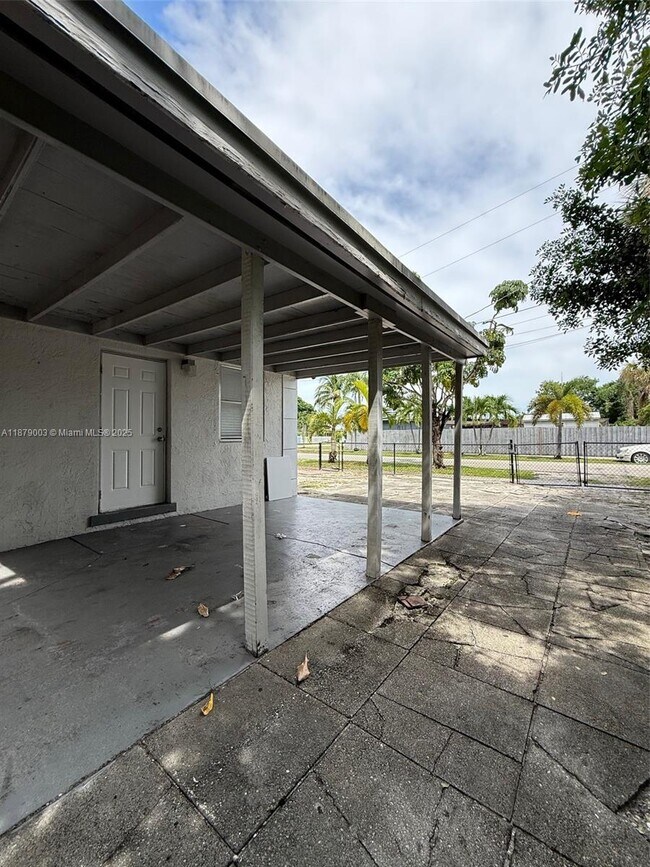 Building Photo - 600 NW 116th Terrace