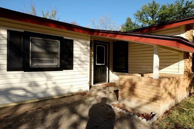 Foto del edificio - 3401 Princeton Dr