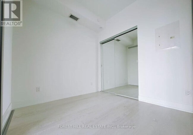 Building Photo - 308 Jarvis St