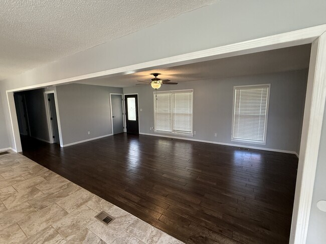 Building Photo - 144 Cecilianna Dr