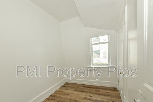 Foto del edificio - 2111 N 34th St