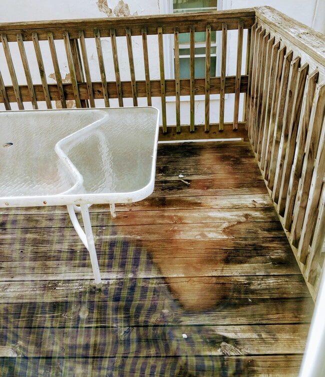 Building Photo - 653 Chain St