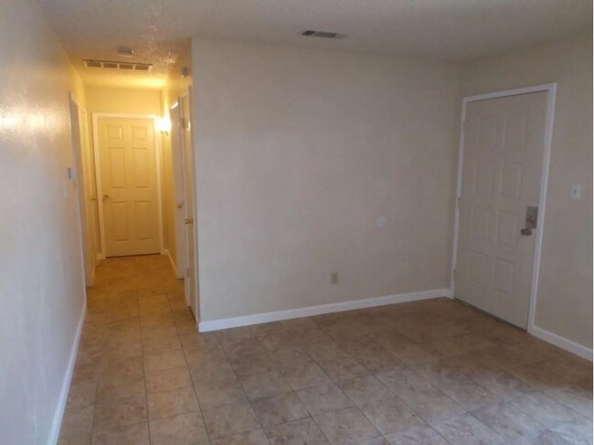 Building Photo - 5181 E Olive Ave