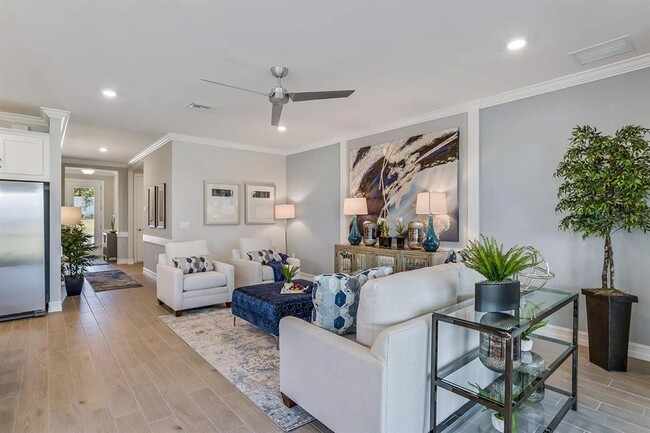 Foto del edificio - 748 Ravello Blvd