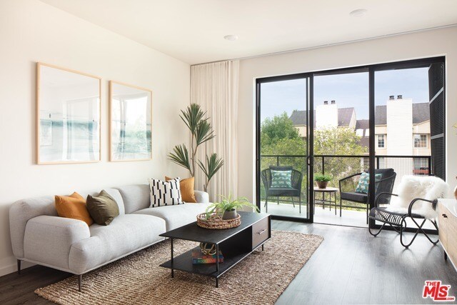 Building Photo - 11830 Courtleigh Dr