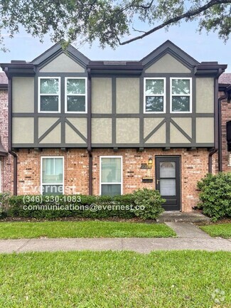 Building Photo - 2206 Shadowdale Dr