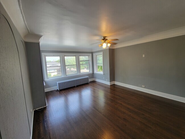 Building Photo - 3816 N Oak Park Ave