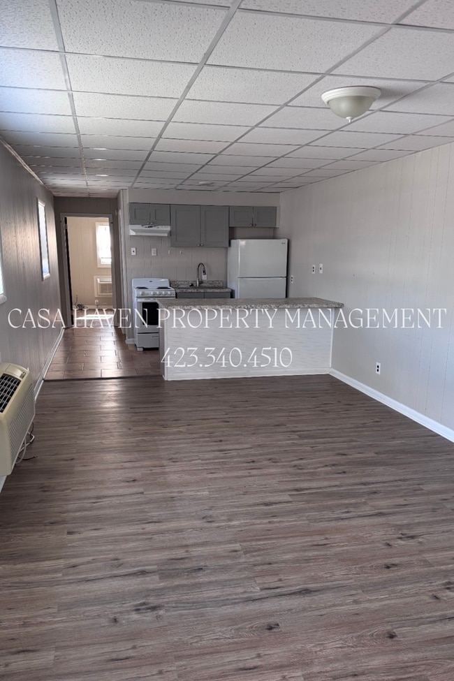 Building Photo - Modern 1 Bed 1 Bath - Pet Friendly!