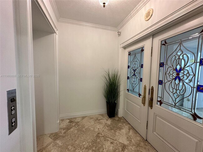 Foto del edificio - 6051 N Ocean Dr