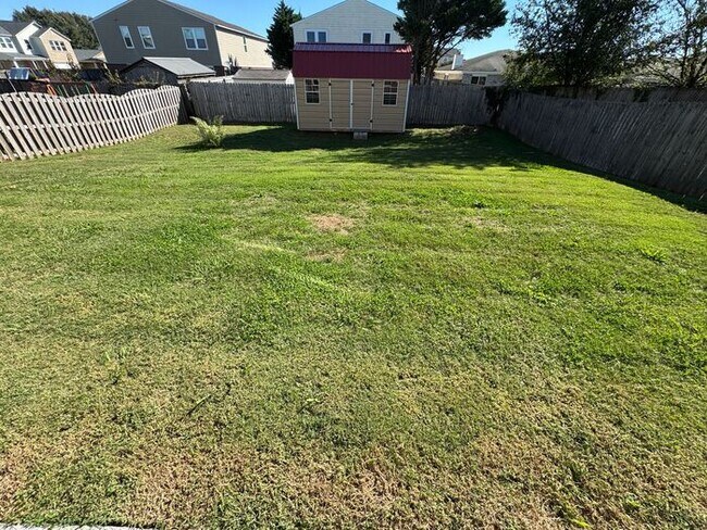 Foto del edificio - Your New Home for the Holidays—Tour Today!