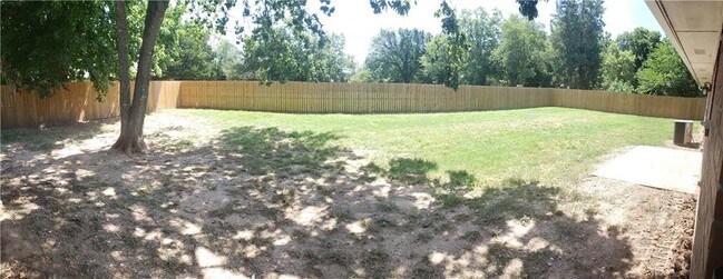 Foto del edificio - 3545 Lone Star Cir