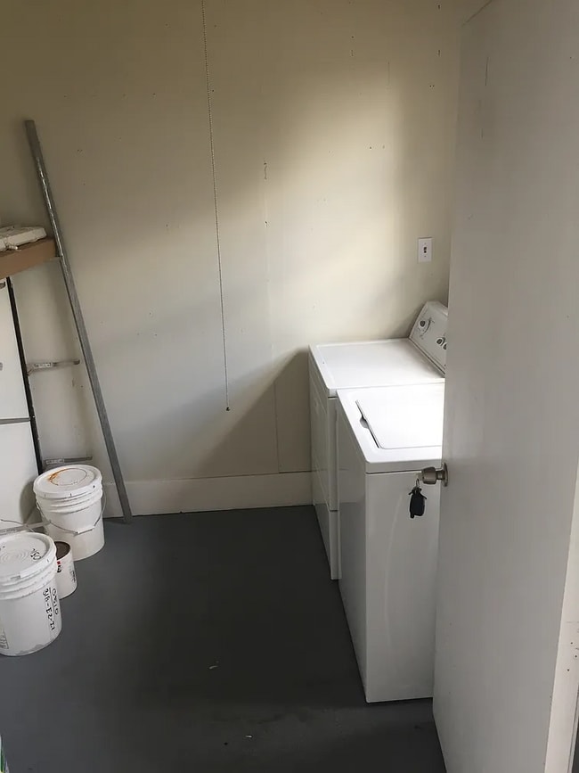 Building Photo - 1625 Grayson Dr