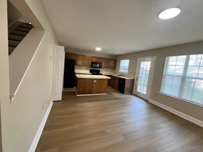 Foto del edificio - 5820 Springfish Pl