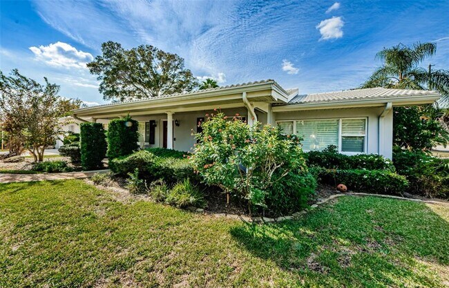 Building Photo - 2020 Maderia Ave