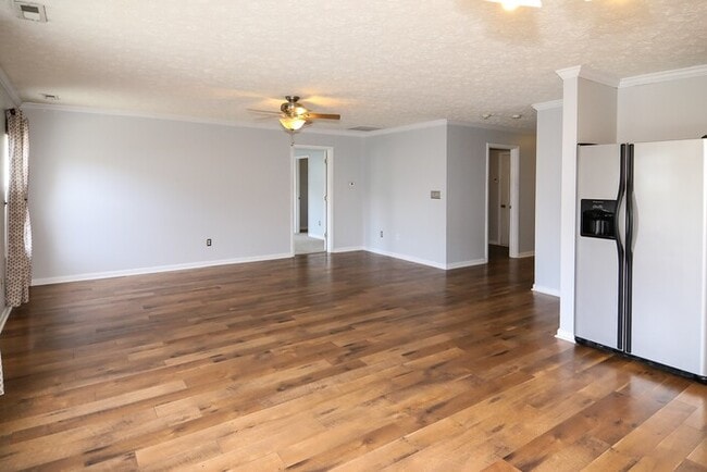 Building Photo - Fabulous Ranch In Highly Desirable Crossfi...