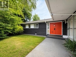 Building Photo - 796 W 42nd Ave