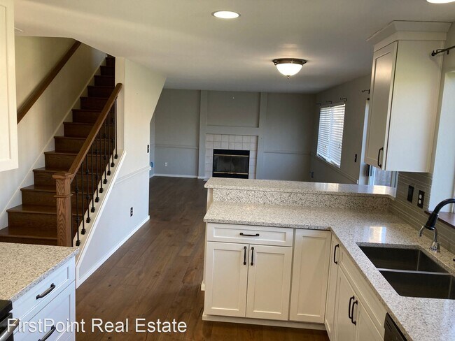 Building Photo - 3 br, 2.5 bath House - 3373 Garland Place