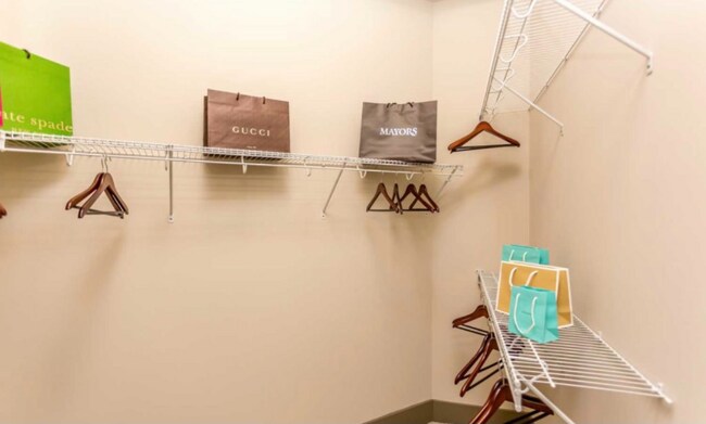 Foto del edificio - 9441 Kendall Dr