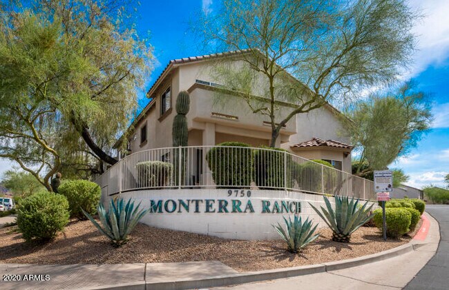 Foto del edificio - 9750 N Monterey Dr