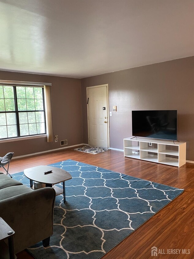Foto principal - 522 Orlando St