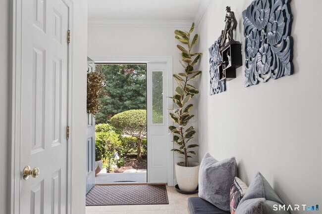 Building Photo - 7 Bridlewood