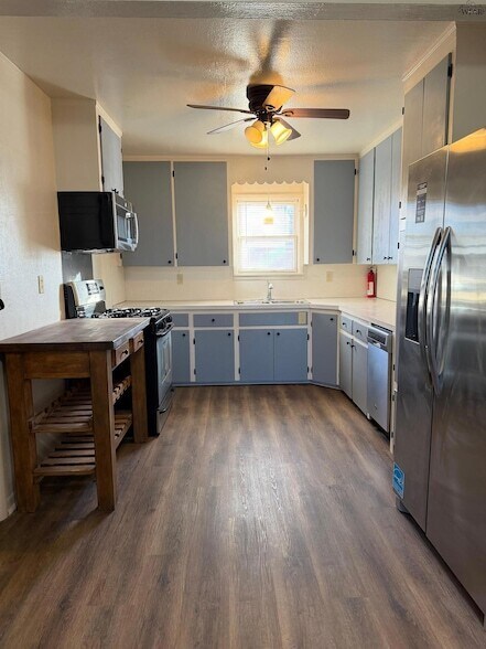 Foto del edificio - 1019 Harris Ln