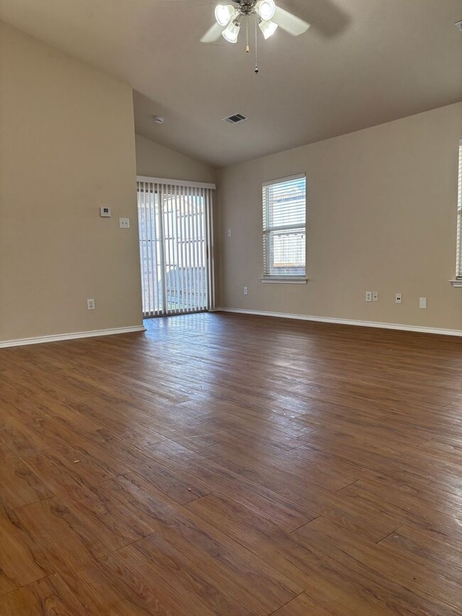 Building Photo - 4/2/2 EMISD