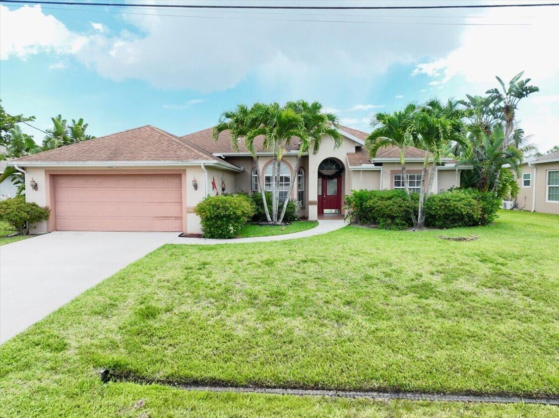 Foto principal - 4013 SW Winslow St