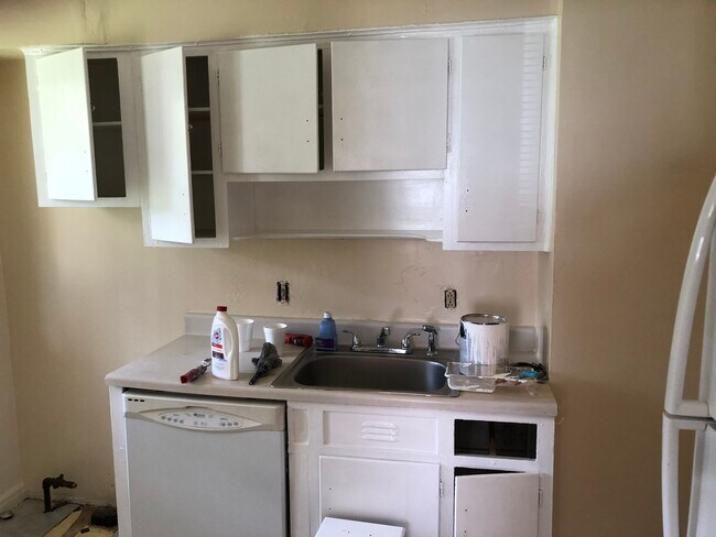 Under renovation - 2889 Bellwood Ave