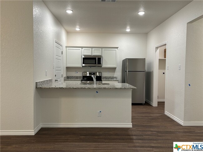 Building Photo - 1110 Carlsberg Dr