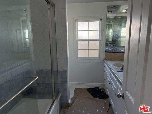 Foto del edificio - 5500 Colbath Ave