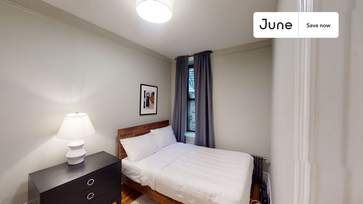 Photo - 15 West 107th Street