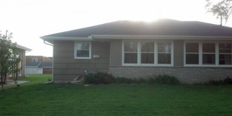 Primary Photo - 704 Robinwood Lane