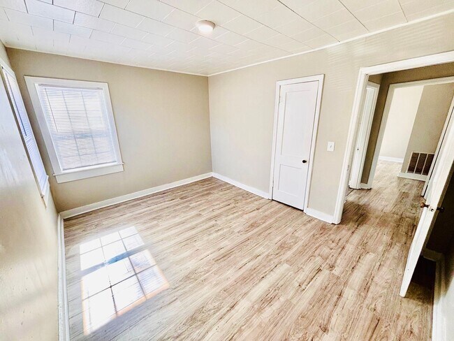 Foto del edificio - 257 N Pine Ave