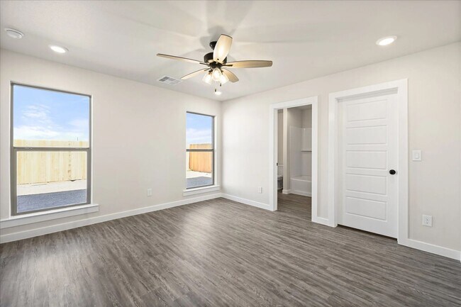 Foto del edificio - New Construction built in Elm Meadows