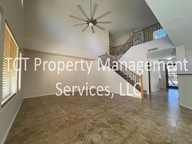 Building Photo - 4 Bedroom 3 Bath Home in North Gateway Com...