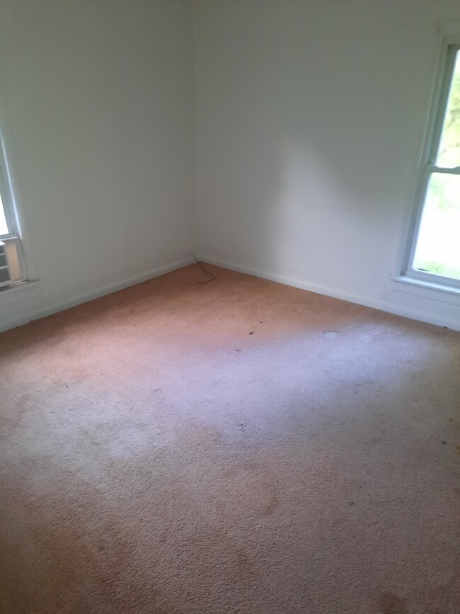 Bedroom - 219 S Main St