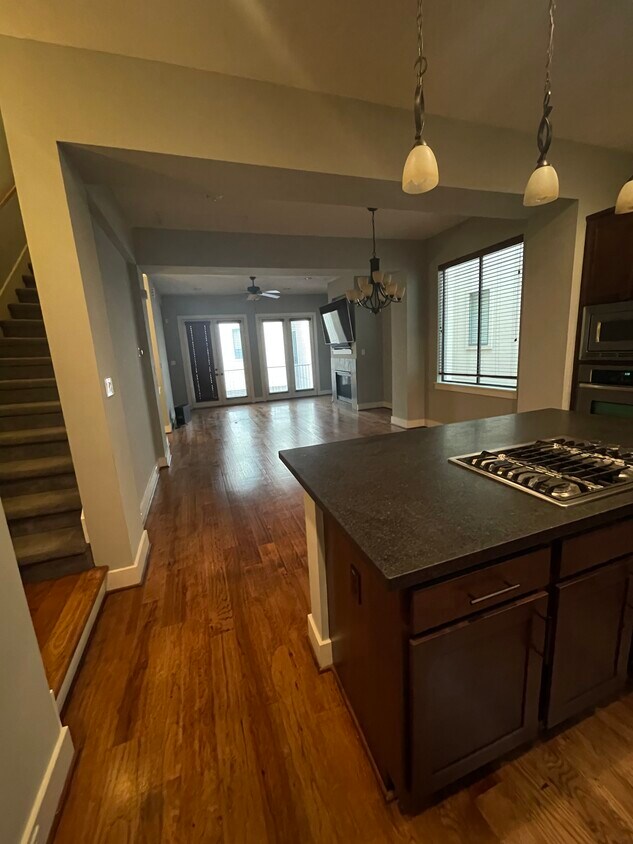 Foto del edificio - 785 Waverly St
